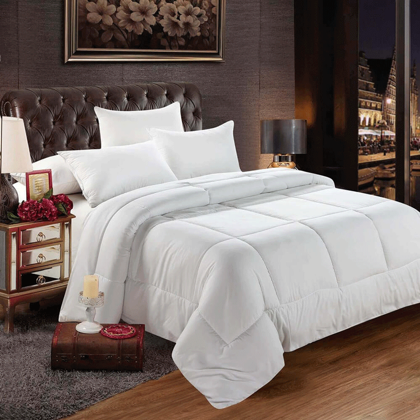 A Royal Egyptian Bedding comforter and bed sheet set