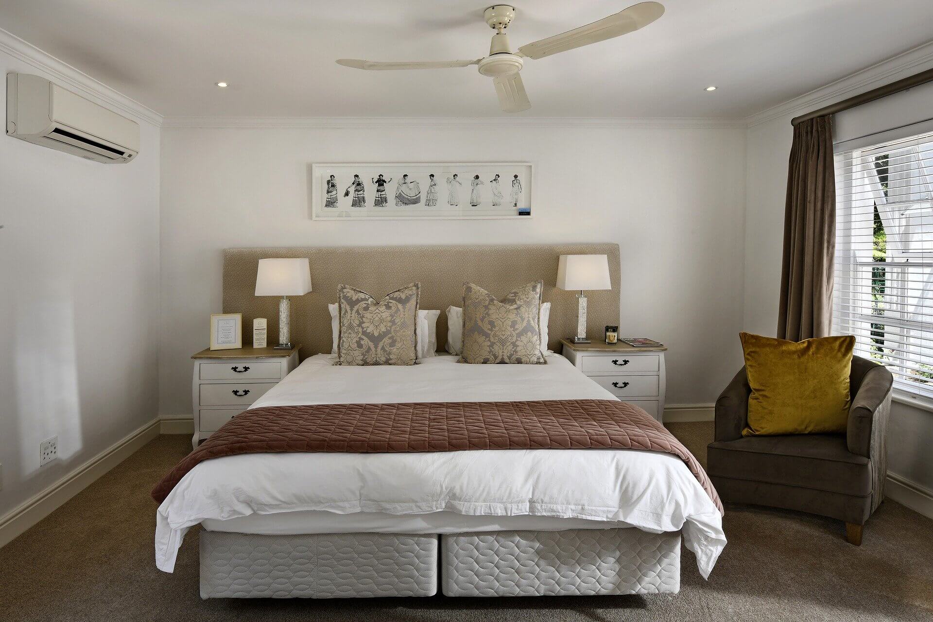 Example of how to make a bed look luxurious