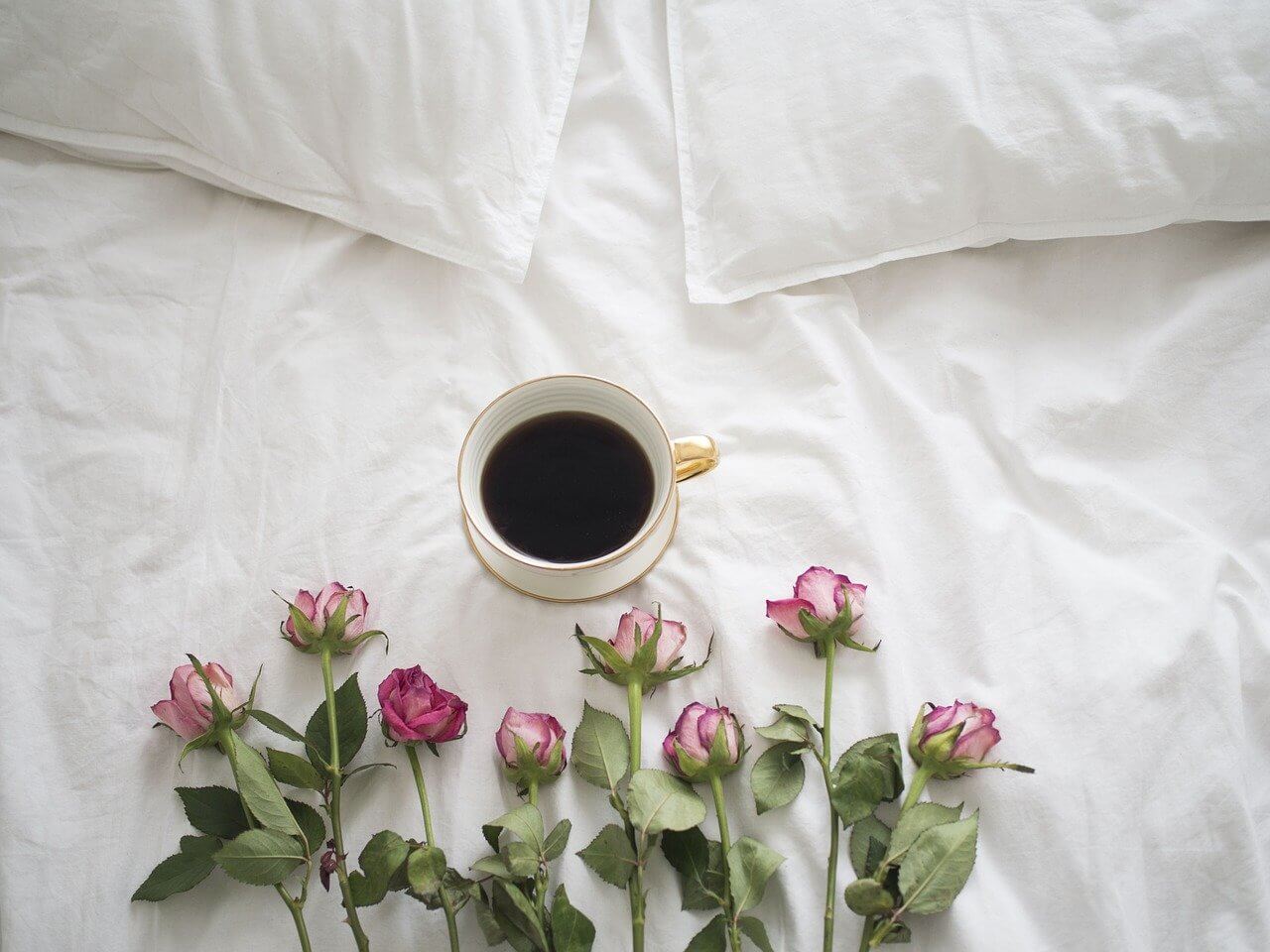 roses and coffee valentine decoration ideas for bedroom